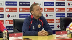 HLV Mano Polking xác nhận tình trạng của Văn Hậu trước cuộc tiếp đón Tampines Rovers